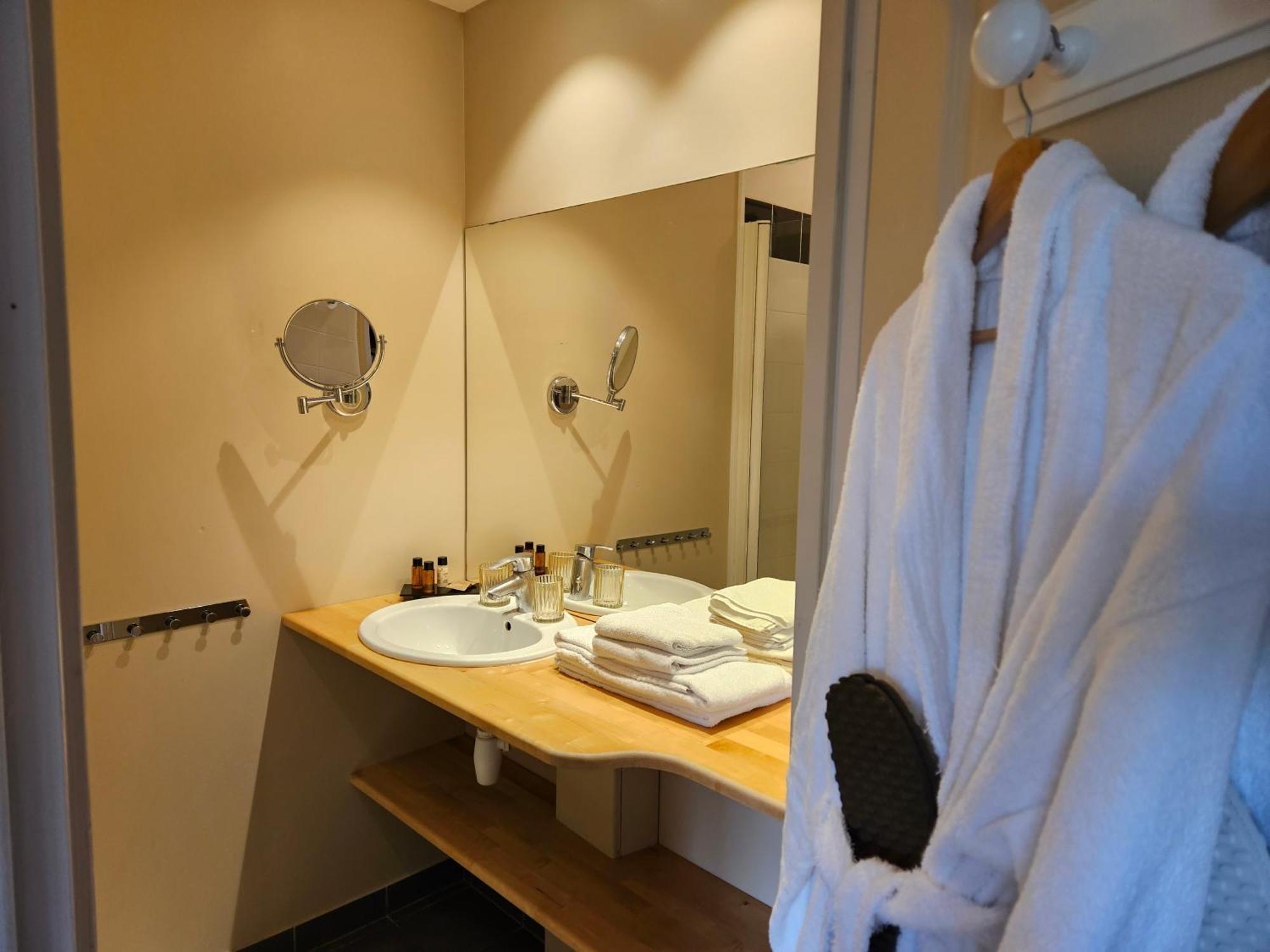 La Fraichette-Hotel & Spa La Rivière-Saint-Sauveur エクステリア 写真